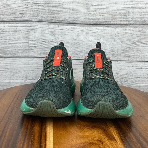 Brooks Ghost 16 Run Merry Christmas Green Running Shoe 1204071B389 Women’s 6.5 - Picture 7 of 13